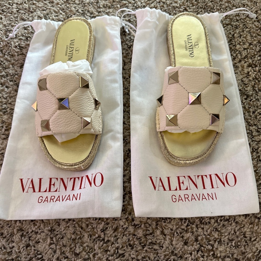 Valentino Garavani Woman’s Sandal Slides size 8.5W US